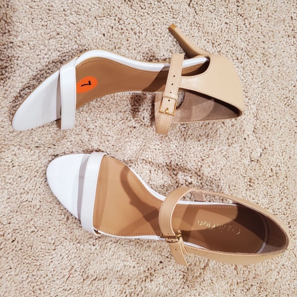 Last chance Calvin Klein heels size 7